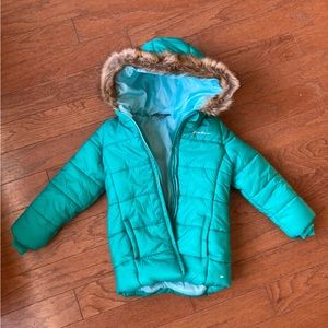 3T Eddie Bauer teal puffer jacket, barely used. Faux fur